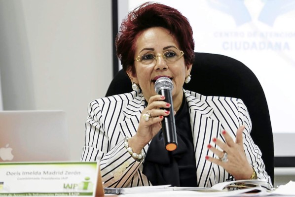 Revelan cuáles funcionarios ganan los sueldos más altos