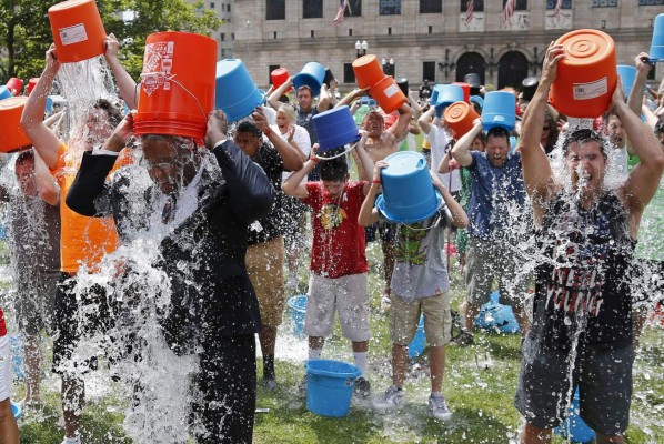 'Ice Bucket Challenge', lo más visto en la historia de You tube