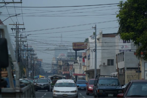 Incendios causan capa de humo que cubre San Pedro Sula