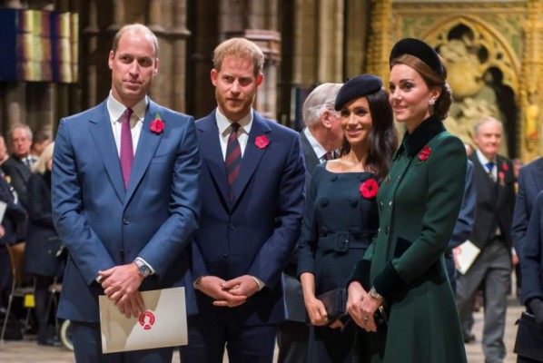 Investigan a los príncipes Harry y William