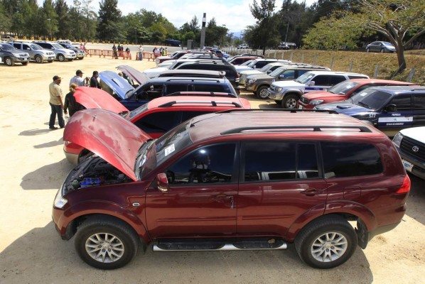 Venta de camionetas de lujo ya deja al Estado ingresos que superan los L22 millones
