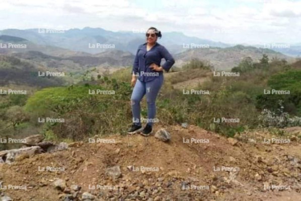 La joven Juana Victoria Enamorado en la última fotografía que se tomó antes de caer al precipicio el domingo.