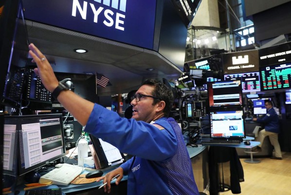 El Dow Jones llega por primera vez a 22,000 puntos