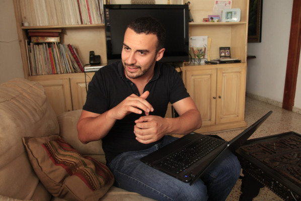 Hondureño dirige grupo de científicos en el extranjero