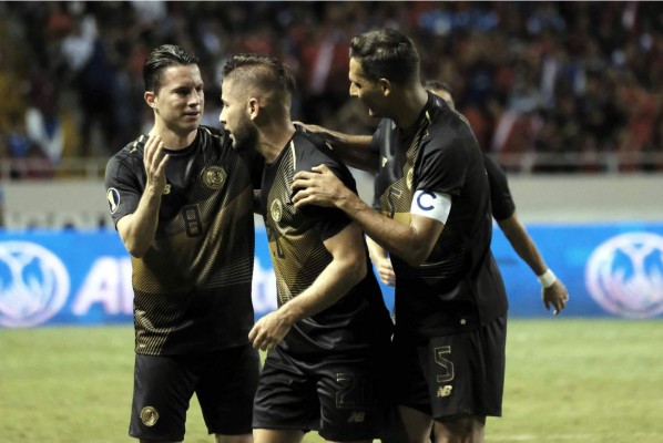 Costa Rica impone su casta y golea a Nicaragua en debut de la Copa Oro