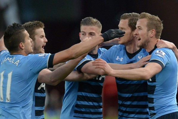 El Tottenham goleó y no le pierde pisada al Leicester