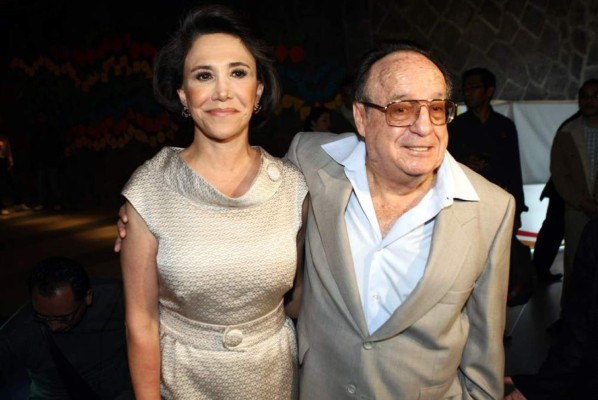 Foto desata controversia de 'nuevo romance' de Florinda Meza