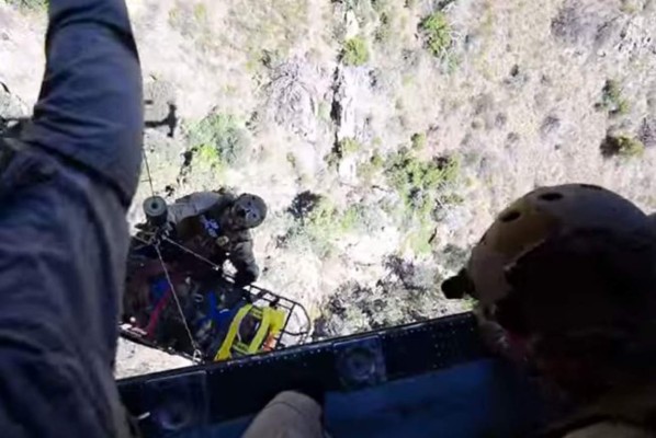 Rescatan a inmigrante que llamó al 911 desde un acantilado