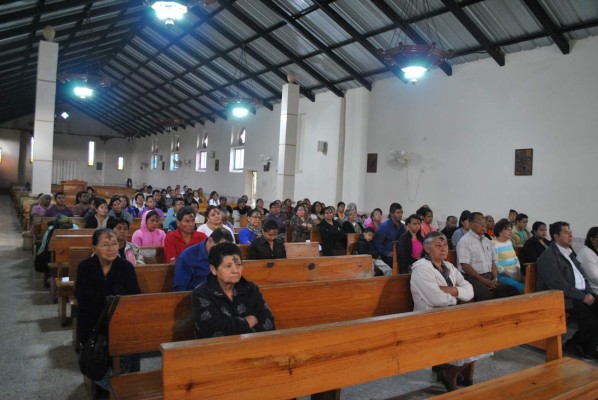 Feligreses de la zona central celebran el Miércoles de Ceniza