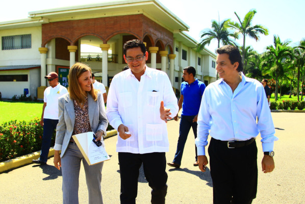 Educación busca más fundaciones Mhotivo en Honduras