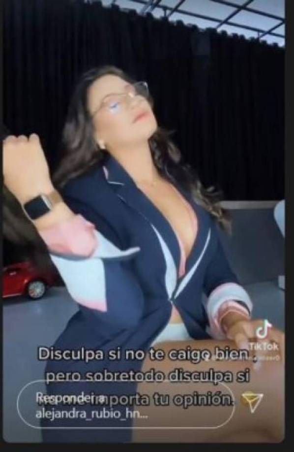 ‘Disculpa si no te caigo bien, pero sobretodo disculpa si no me importa tu opinión’, dice en otra parte del clip.