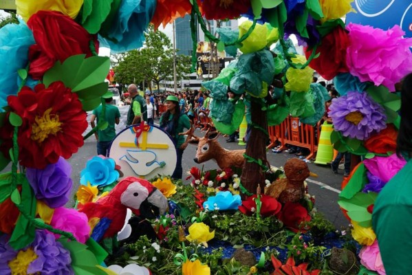 Sampedranos vibraron con el desfile de carrozas de la Feria Juniana 2017