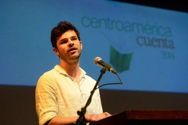 Rodrigo Fuentes, premio Carátula de Cuento Breve