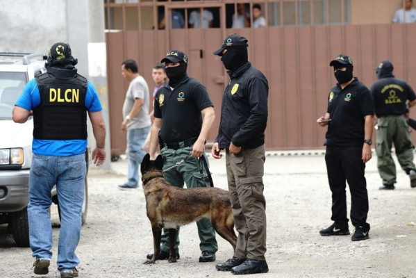 Allanan casa en San Pedro Sula en busca de droga