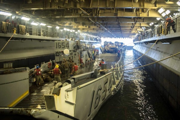 Ejército de USA refuerza presencia en Puerto Rico tras paso de María