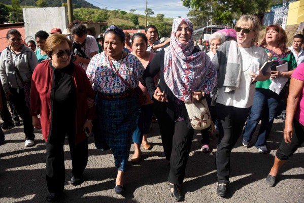 Mujeres Nobel de la Paz demandan cese minero