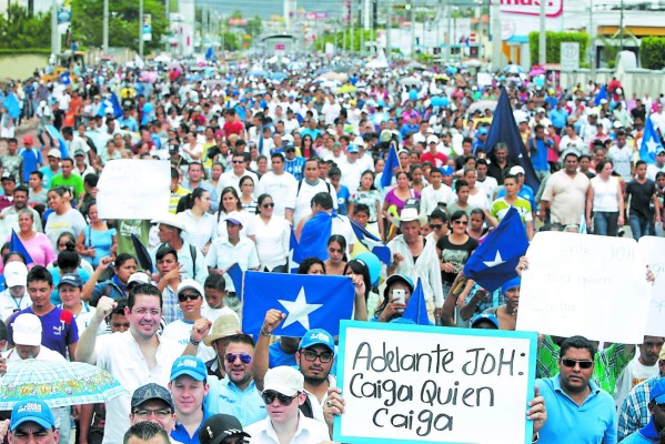 Gobierno combate corrupción, dicen nacionalistas en marcha