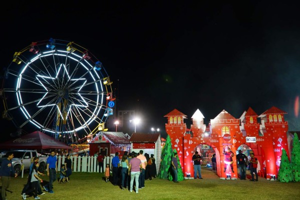 Sampedranos viven al máximo la Navidad