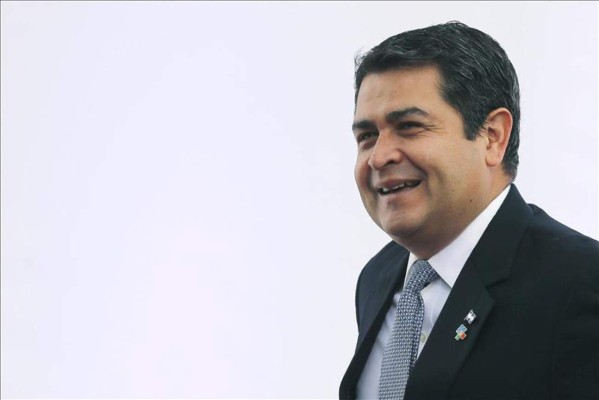 Juan Orlando en Alemania para reunirse con Ángela Merkel