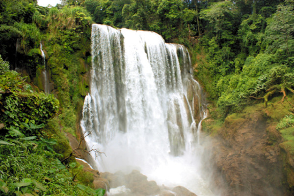 El Lago de Yojoa, belleza natural de Honduras