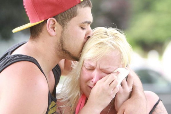 Muere estudiante y agresor en tiroteo en escuela de Oregon