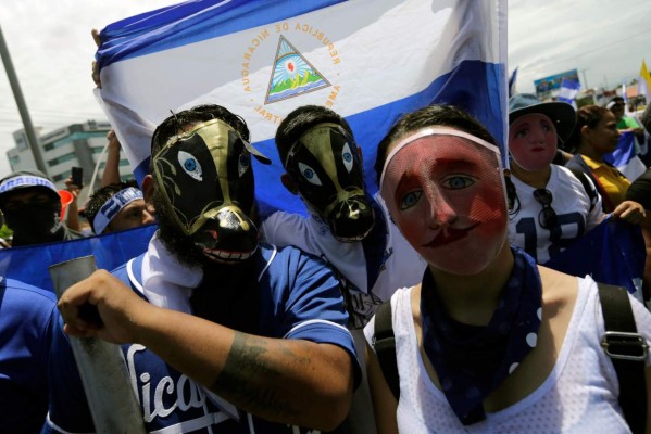 Encarcelan a un centenar de nicaragüenses detenidos ilegalmente