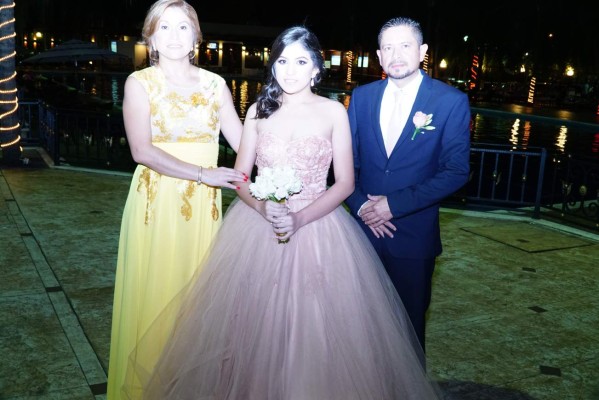 Quince años de Stephanie Milla Monterola