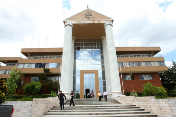 Notifican reparos contra exfuncionarios