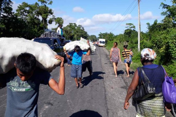 Tomas recrudecen la escasez de productos en el litoral de Honduras