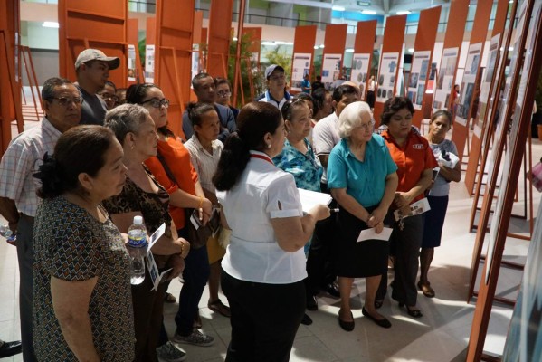 Lleno total en segundo día de exhibición de la réplica de la Sábana Santa en SPS