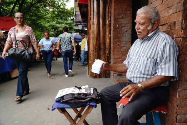 Seis décadas ofreciendo suerte a los sampedranos