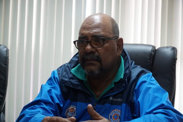 Familias de La Lima llevan cinco días a la intemperie