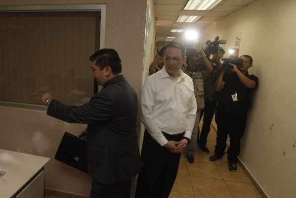 Juez dicta medidas a dos exfuncionarios del IHSS