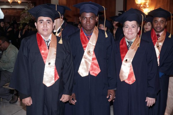 Graduación de la Universidad Cristiana de Honduras