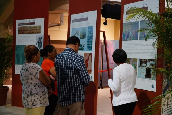 Unas 35 mil personas han visto la réplica de la Sábana Santa