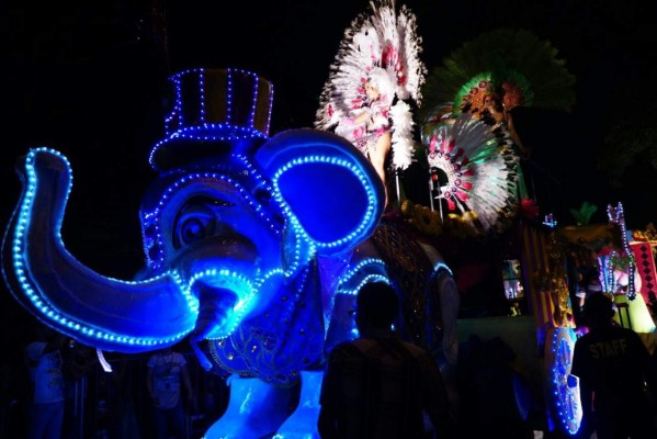 Sampedranos vibraron con el desfile de carrozas de la Feria Juniana 2017