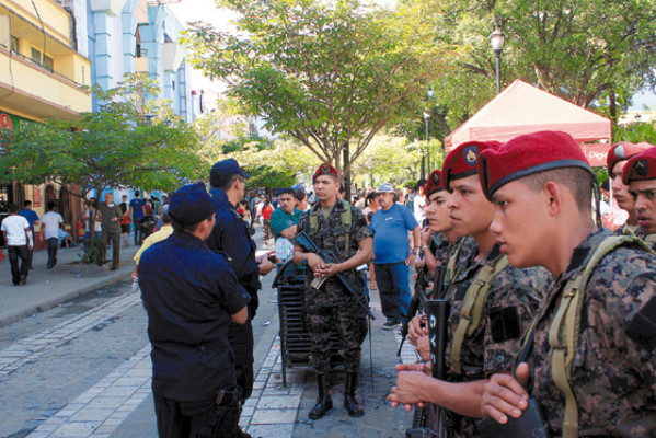Atestada terminal de buses de San Pedro Sula