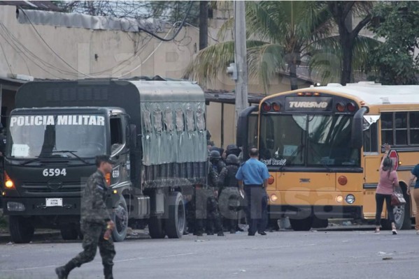 Trasladan a los últimos reos del penal sampedrano hacia otras cárceles de Honduras