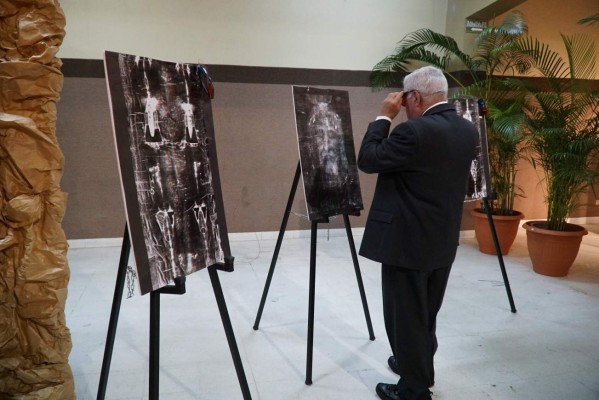Réplica de la Sábana Santa maravilla a hondureños