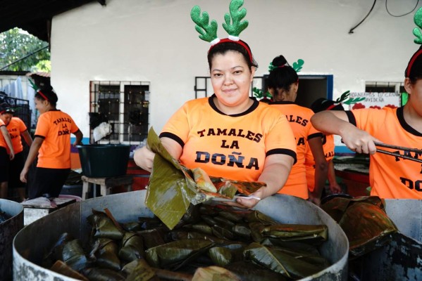 Incontenible la producción de tradicionales antojos navideños
