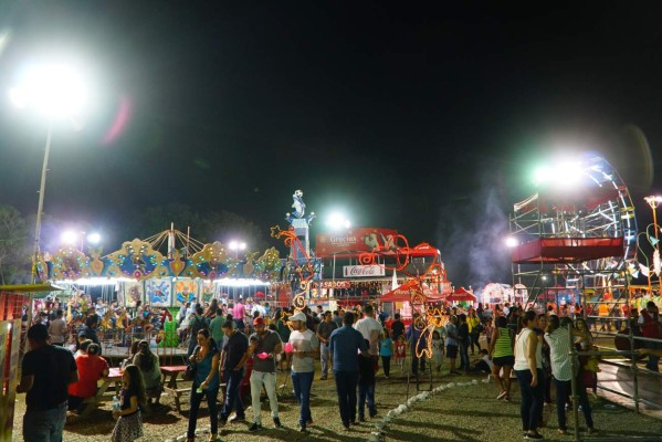 Sampedranos viven al máximo la Navidad