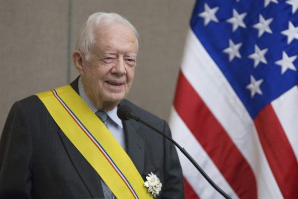 Expresidente Carter sufre colapso en Canadá y es hospitalizado