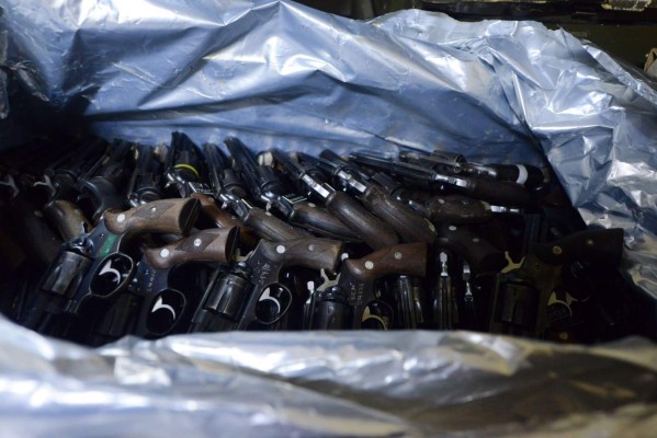 Honduras destruye 12,000 armas y municiones incautadas al crimen