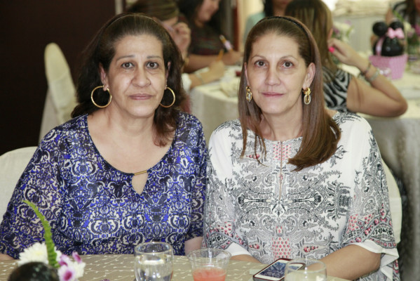 Stephanie Kawas y Arturo Zúniga serán padres