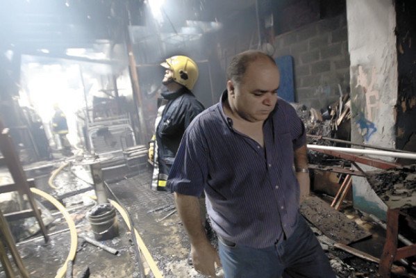 Incendio destruye un hotel y fábrica en Tegucigalpa