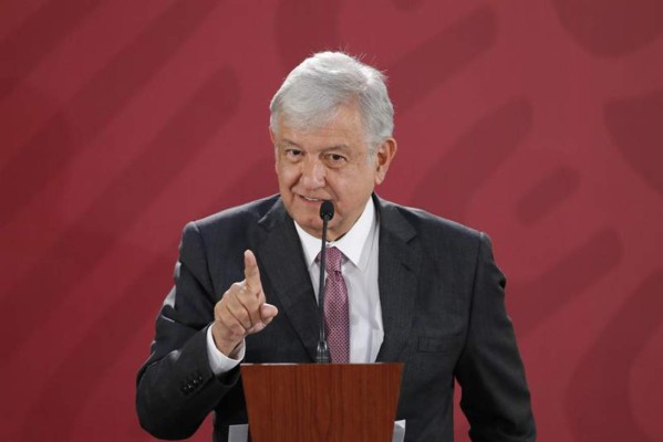 Criminales amenazan a López Obrador por combatir el robo de gasolina en México