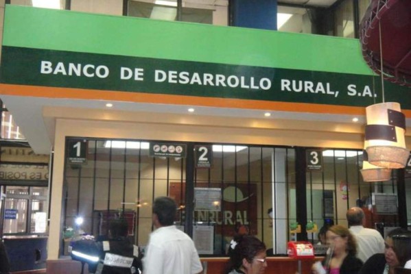 Banrural ofrece L2,400 millones por Banco Continental