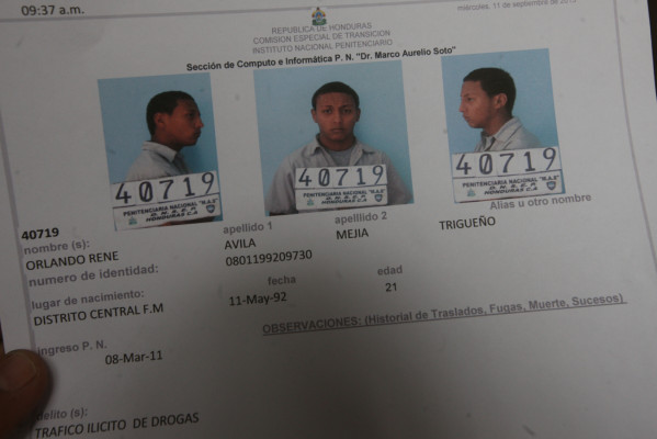 Se fugan tres reclusos de la PN