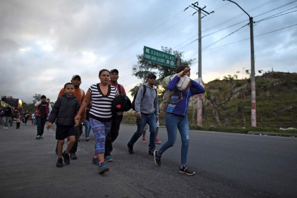 Otros 1,000 migrantes hondureños cruzan a Guatemala rumbo a EEUU