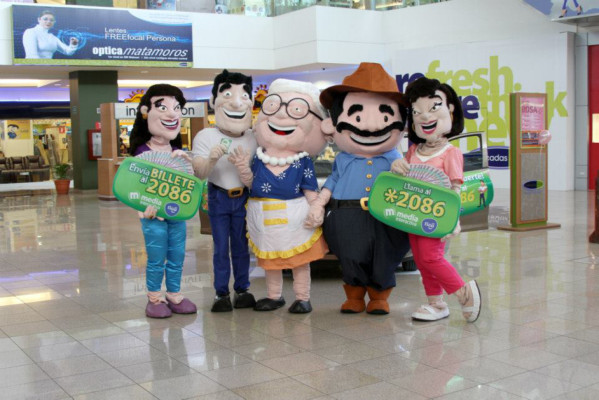 El hondureño de los mil oficios causa horror con su arte